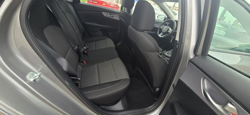 2022 Kia Forte Image 19