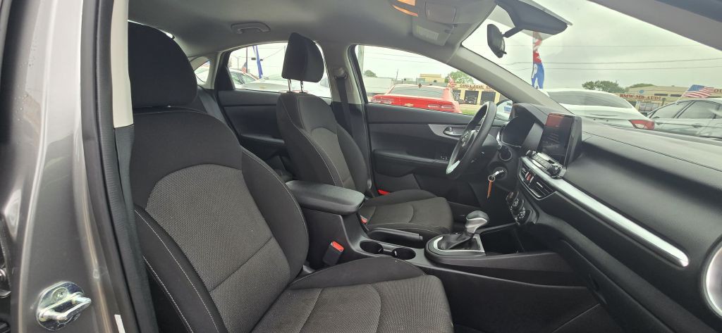 2022 Kia Forte Image 23