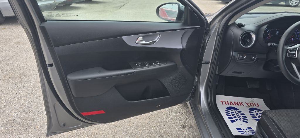 2022 Kia Forte Image 24