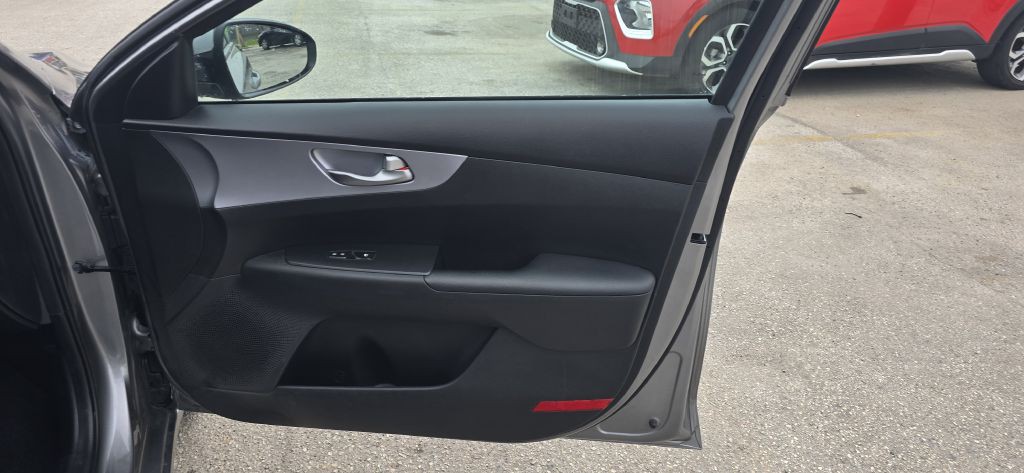 2022 Kia Forte Image 25
