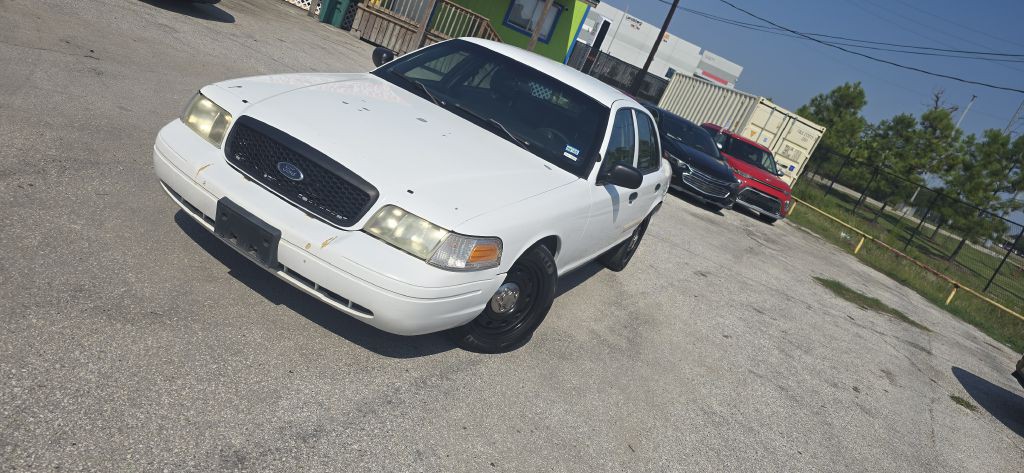 2010 Ford Crown Victoria Image 3