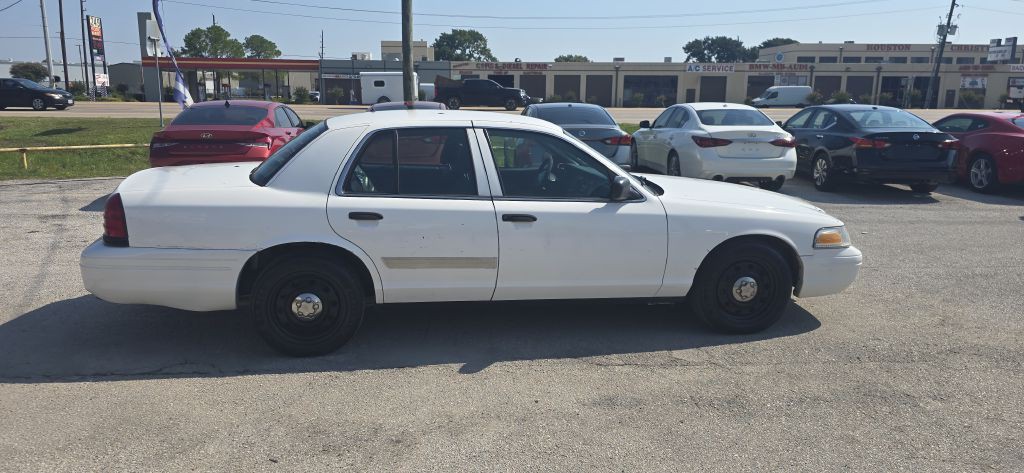 2010 Ford Crown Victoria Image 10