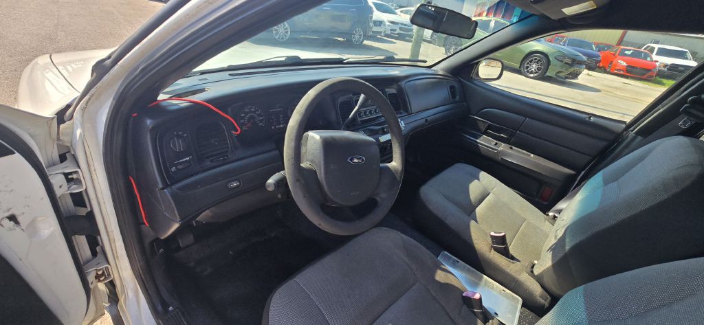 2010 Ford Crown Victoria Image 18