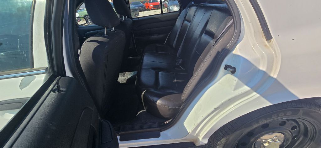 2010 Ford Crown Victoria Image 21