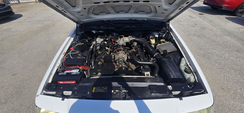 2010 Ford Crown Victoria Image 25