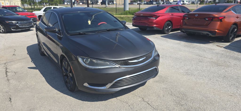 2017 Chrysler 200 Image 11