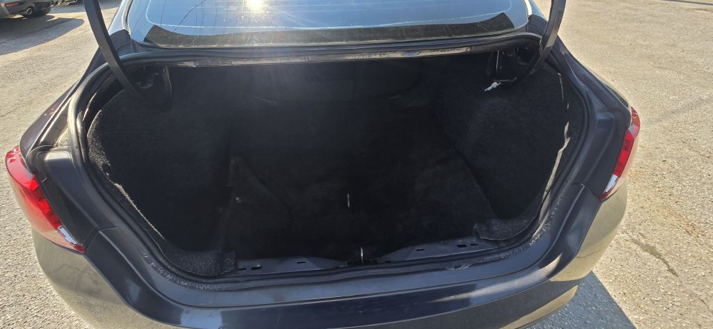 2017 Chrysler 200 Image 27