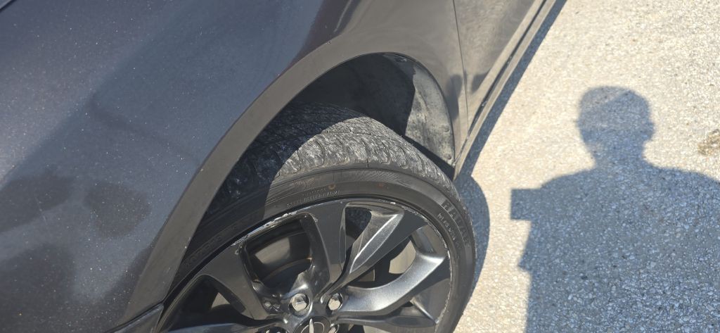 2017 Chrysler 200 Image 28