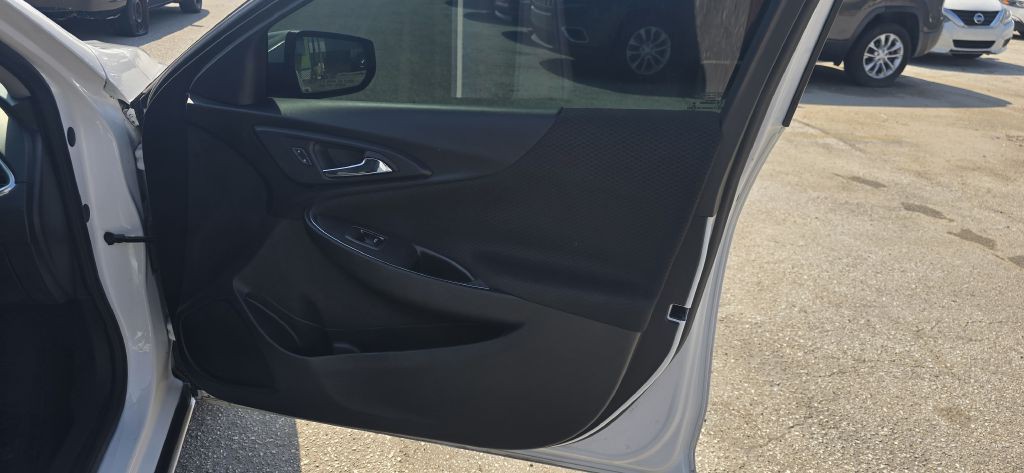 2020 Chevrolet Malibu Image 25
