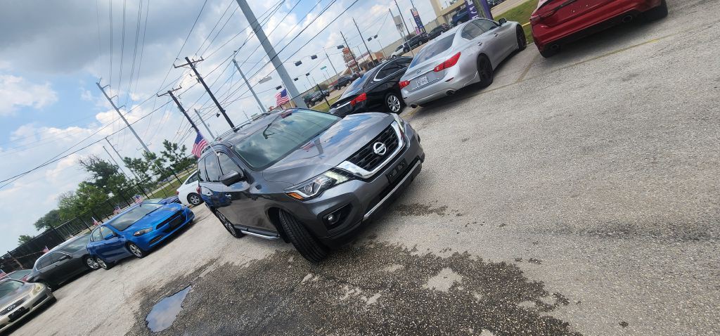2017 Nissan Pathfinder Image 3