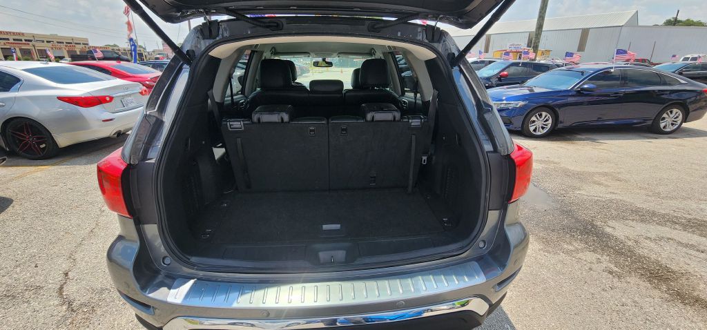 2017 Nissan Pathfinder Image 8