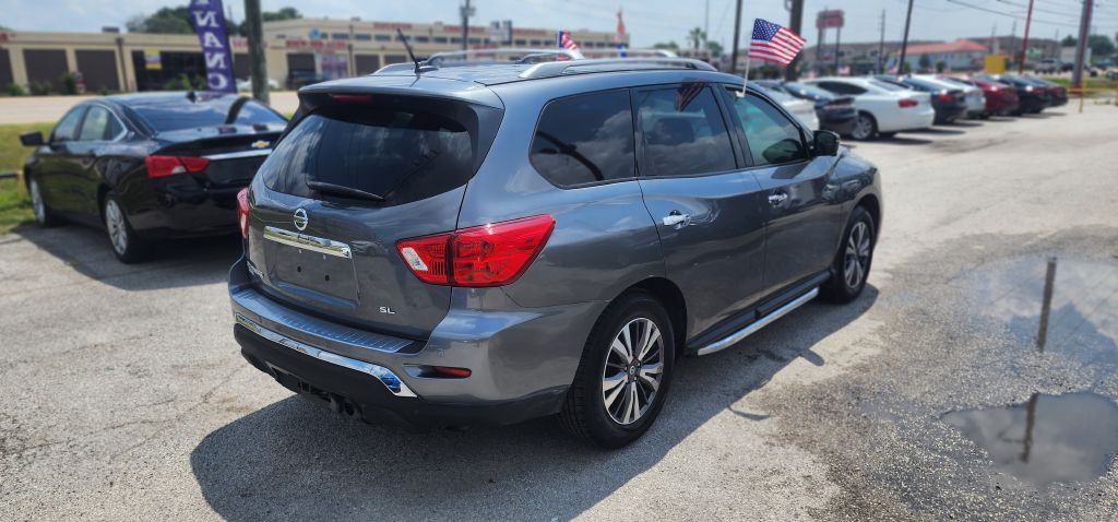 2017 Nissan Pathfinder Image 11