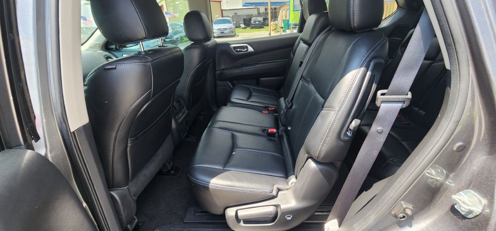 2017 Nissan Pathfinder Image 20
