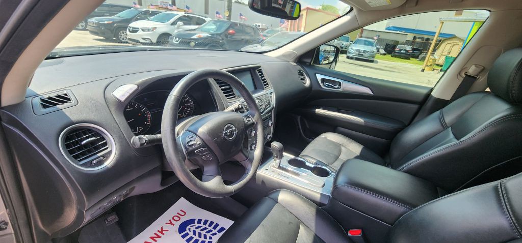 2017 Nissan Pathfinder Image 26