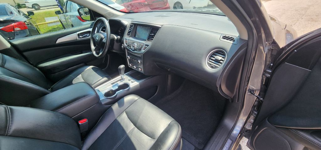 2017 Nissan Pathfinder Image 27