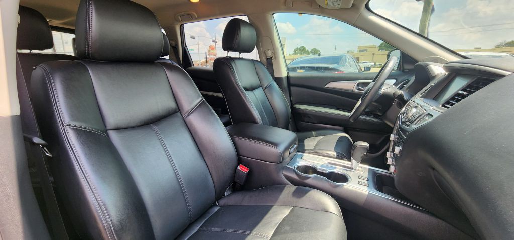 2017 Nissan Pathfinder Image 29