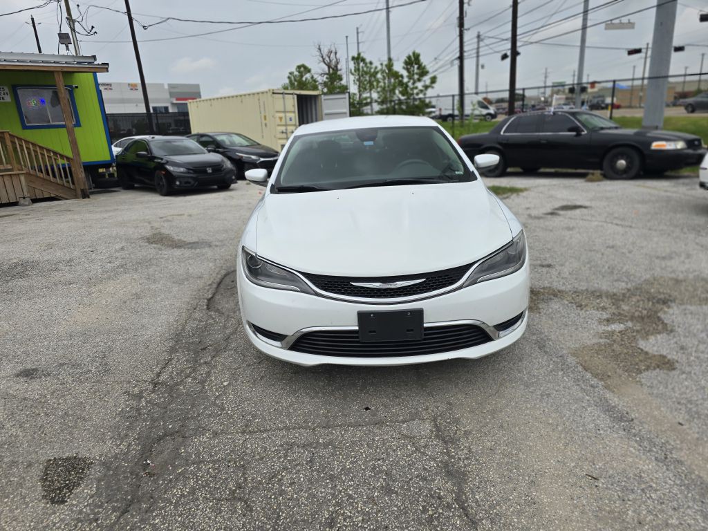 2015 Chrysler 200 Image 2