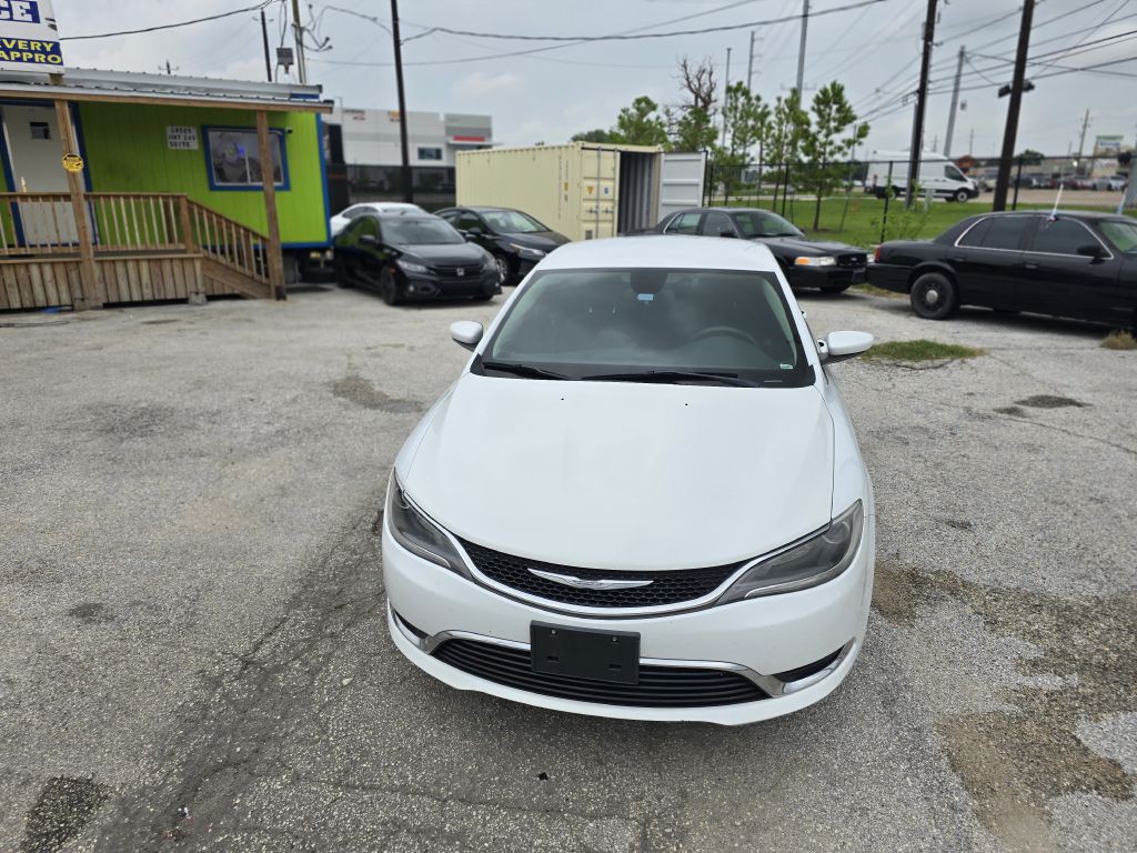 2015 Chrysler 200 Image 4