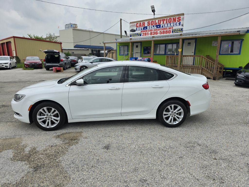 2015 Chrysler 200 Image 6