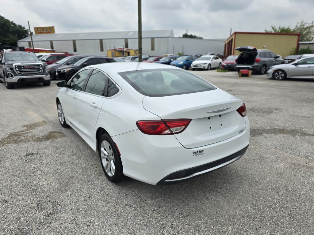 2015 Chrysler 200 Image 7