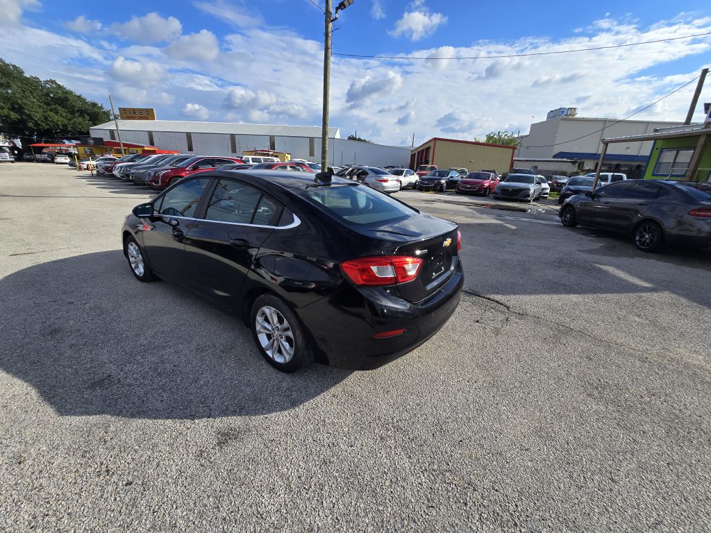2019 Chevrolet Cruze Image 7