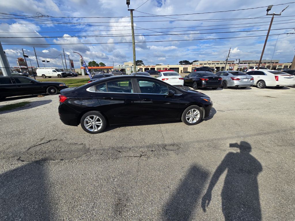 2019 Chevrolet Cruze Image 10