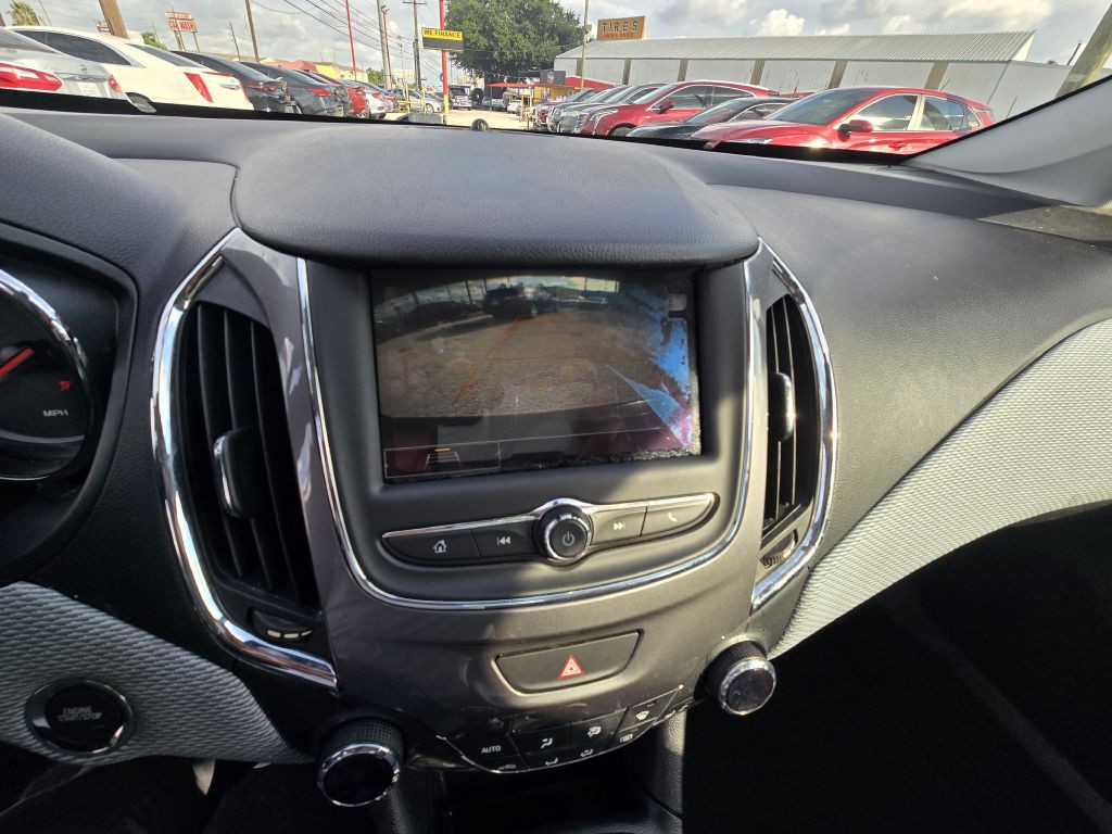 2019 Chevrolet Cruze Image 13