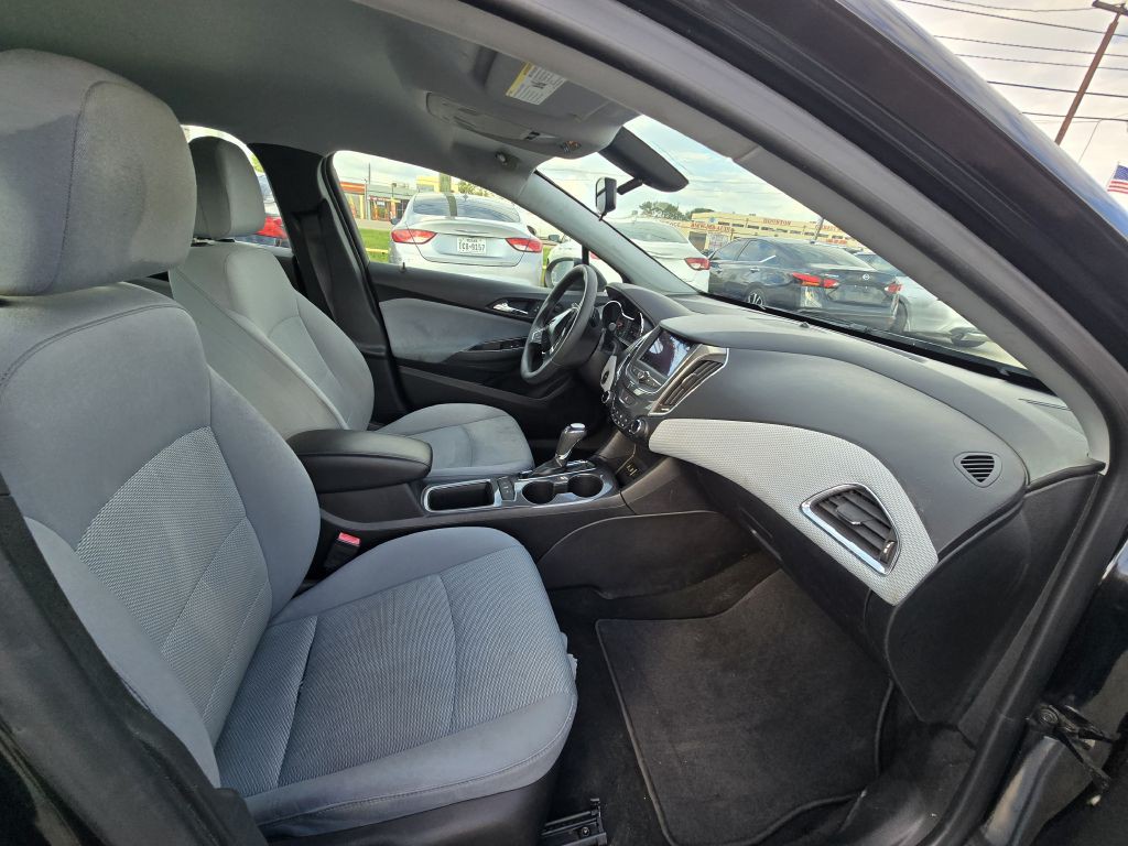 2019 Chevrolet Cruze Image 17