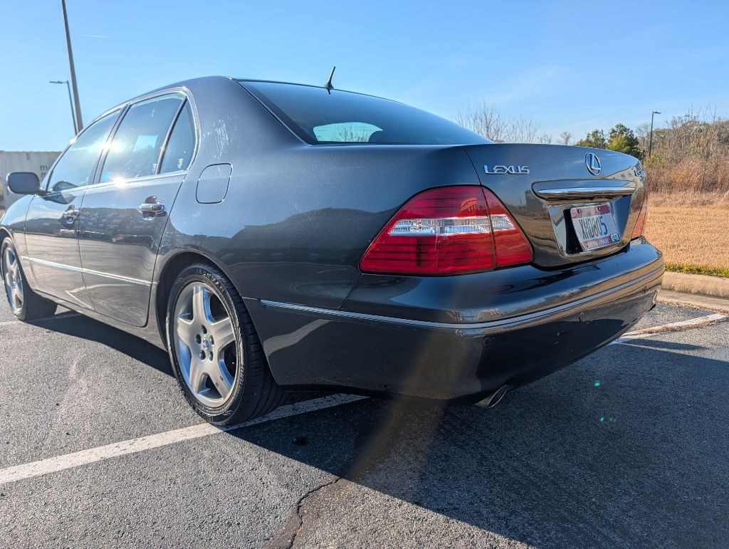 2005 Lexus LS Image 8
