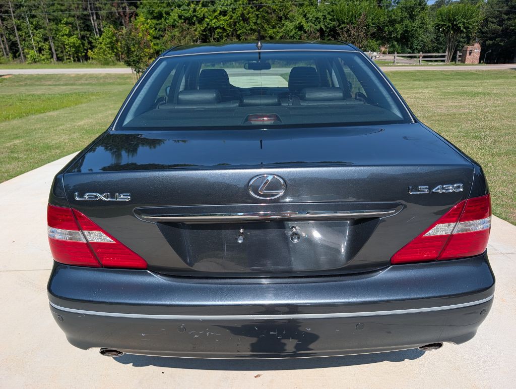 2005 Lexus LS Image 7