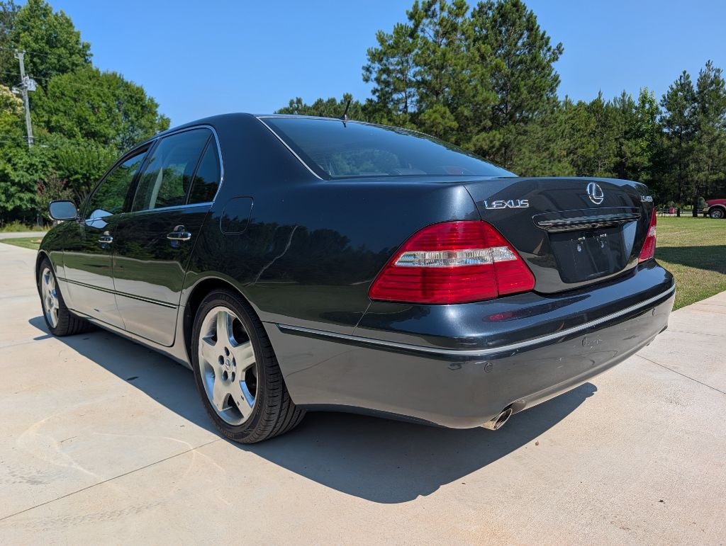 2005 Lexus LS Image 8