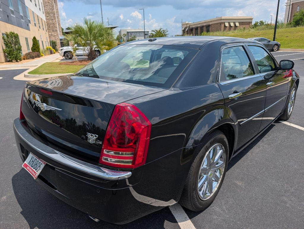 2010 Chrysler 300 Image 12