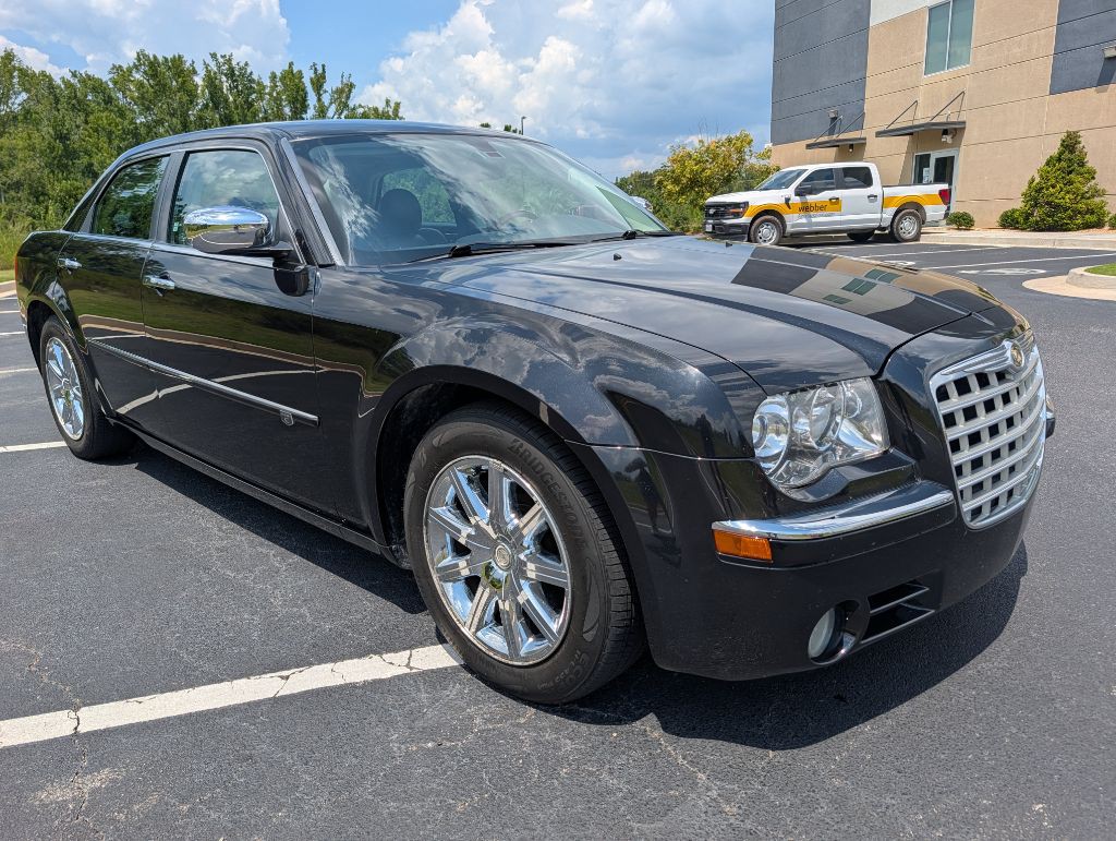 2010 Chrysler 300 Image 13
