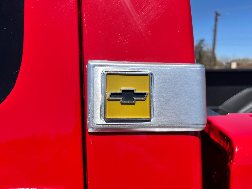 1988 Chevrolet V30 Image 11