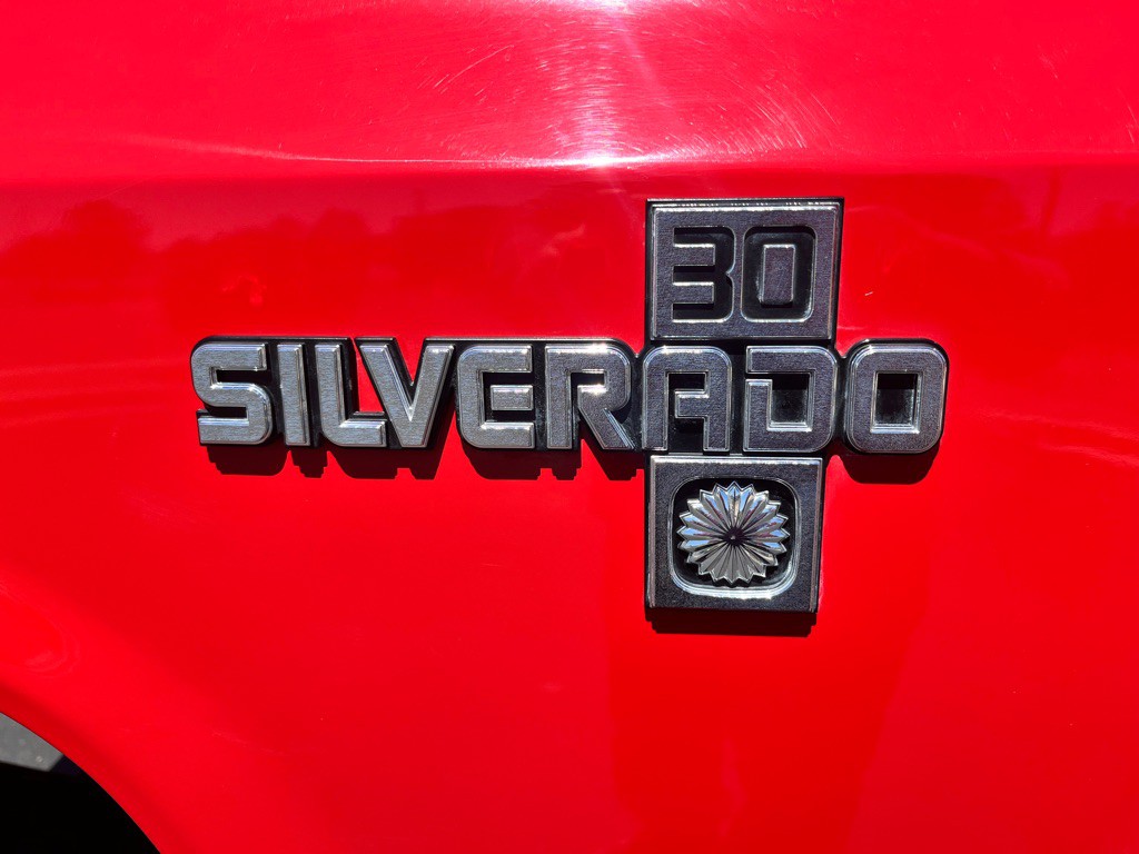 1988 Chevrolet V30 Image 13