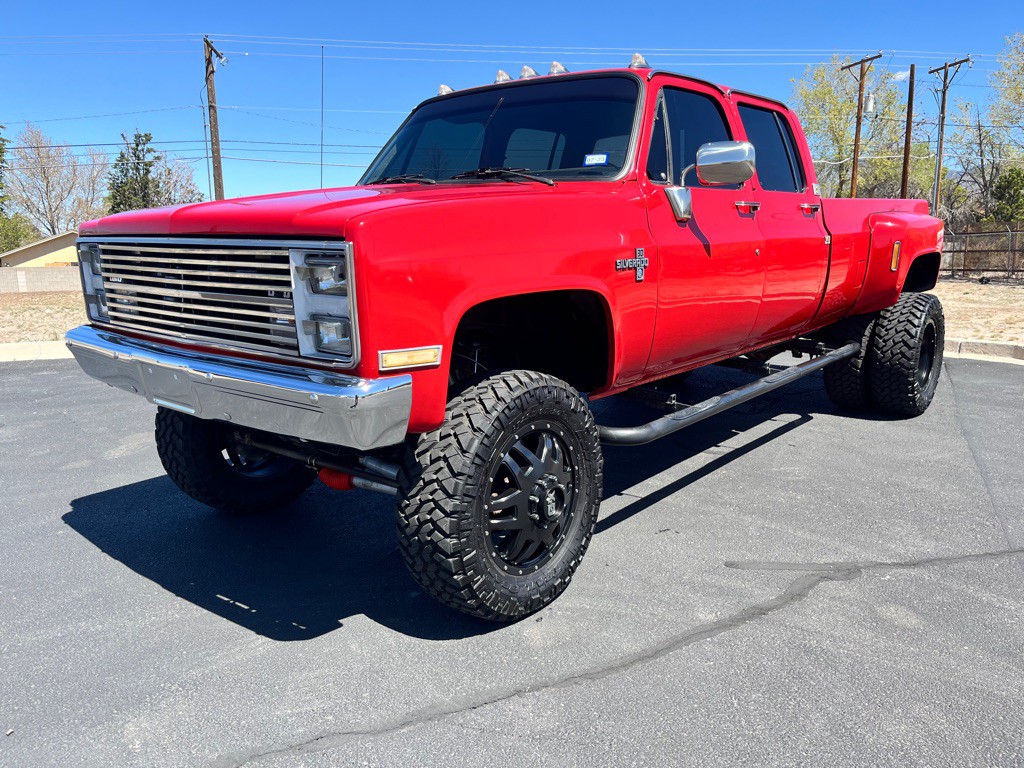 1988 Chevrolet V30 Image 4