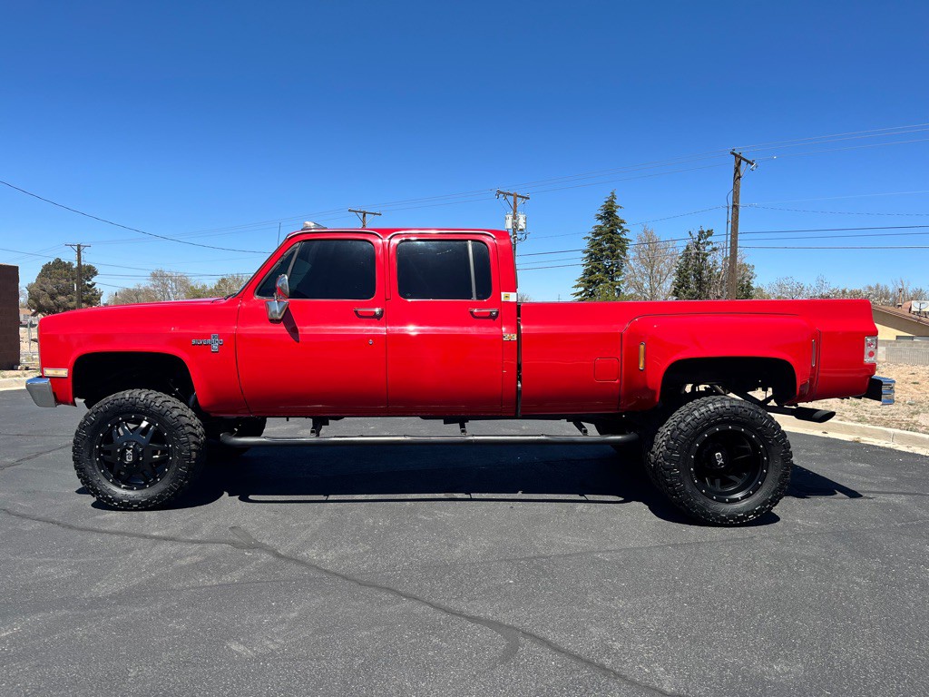 1988 Chevrolet V30 Image 5