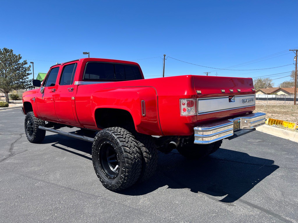 1988 Chevrolet V30 Image 6