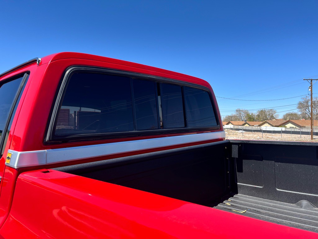 1988 Chevrolet V30 Image 8