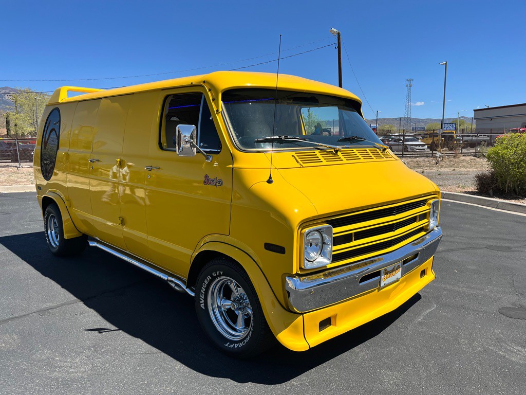 1977 Dodge Tradesman Image 1