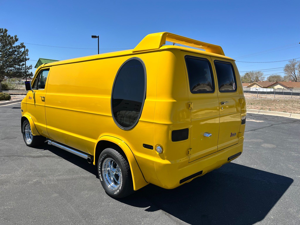 1977 Dodge Tradesman Image 6
