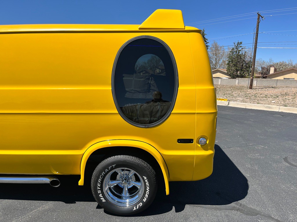 1977 Dodge Tradesman Image 8