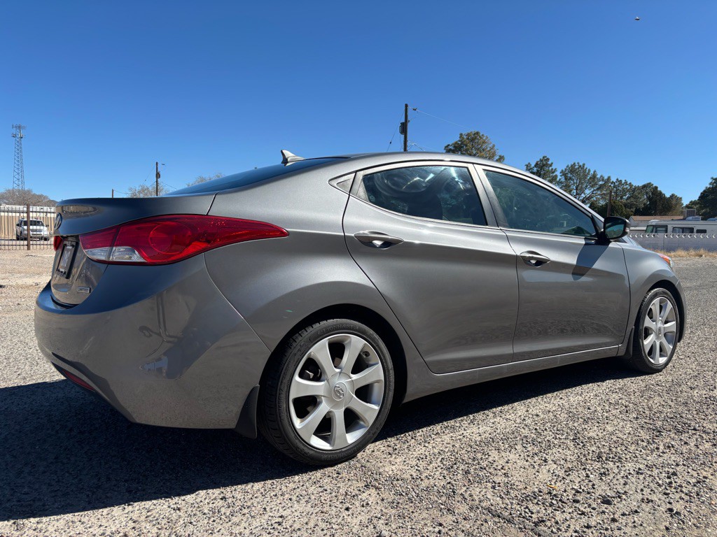 2013 Hyundai Elantra Image 4