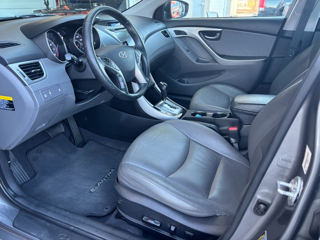 2013 Hyundai Elantra Image 11