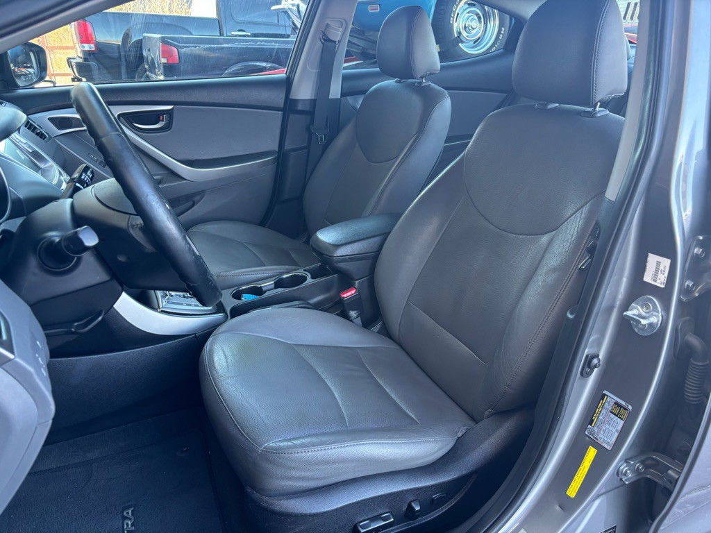 2013 Hyundai Elantra Image 12