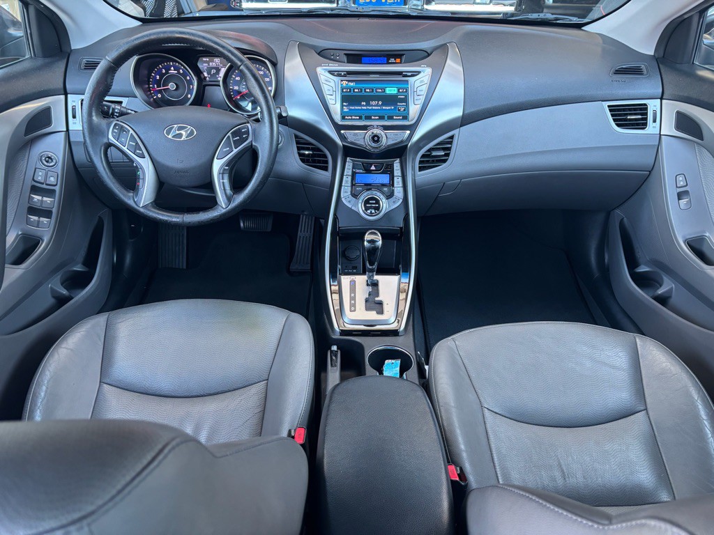 2013 Hyundai Elantra Image 16