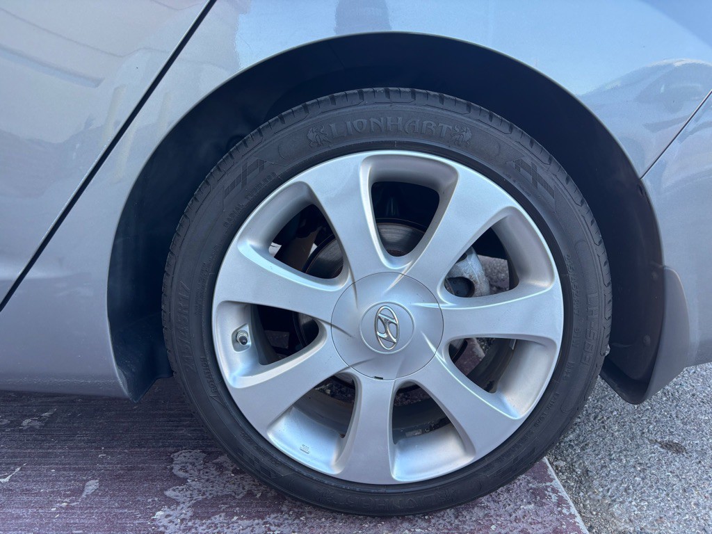 2013 Hyundai Elantra Image 20