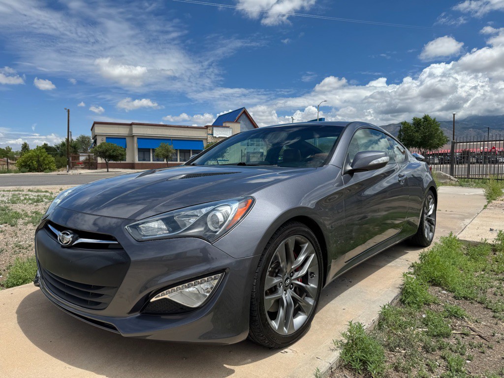 2015 Hyundai Genesis Image 5