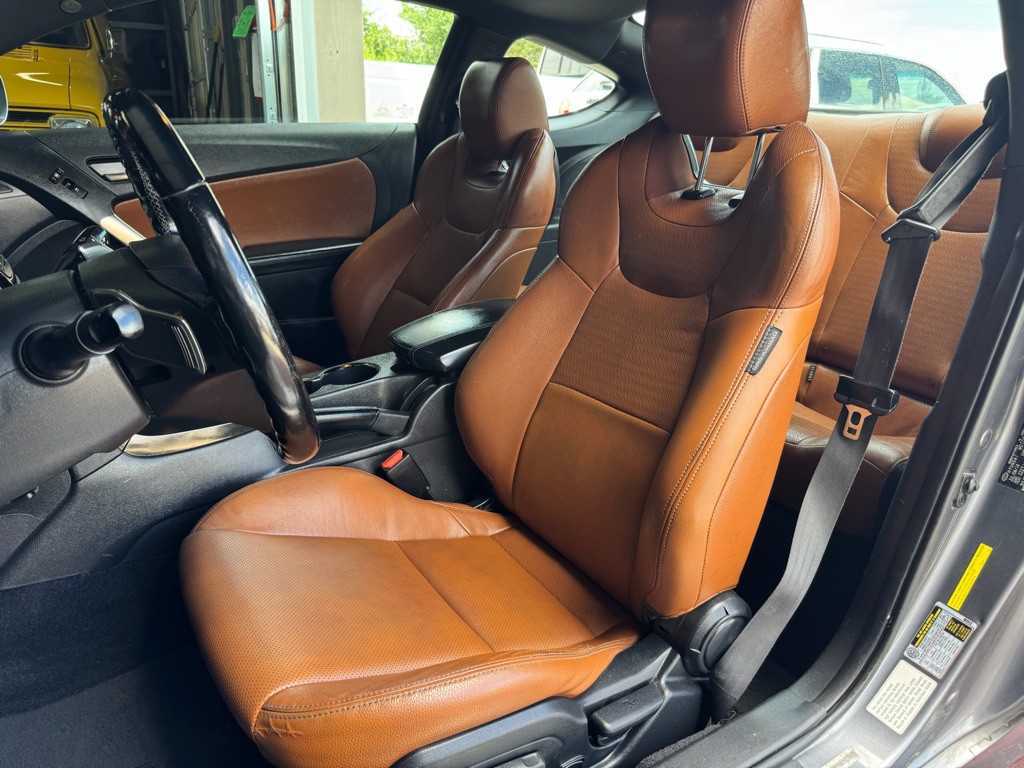 2015 Hyundai Genesis Image 10