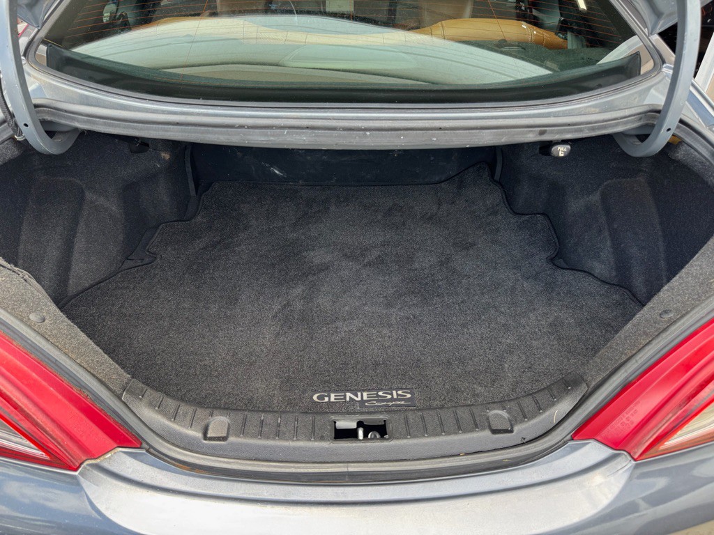 2015 Hyundai Genesis Image 12